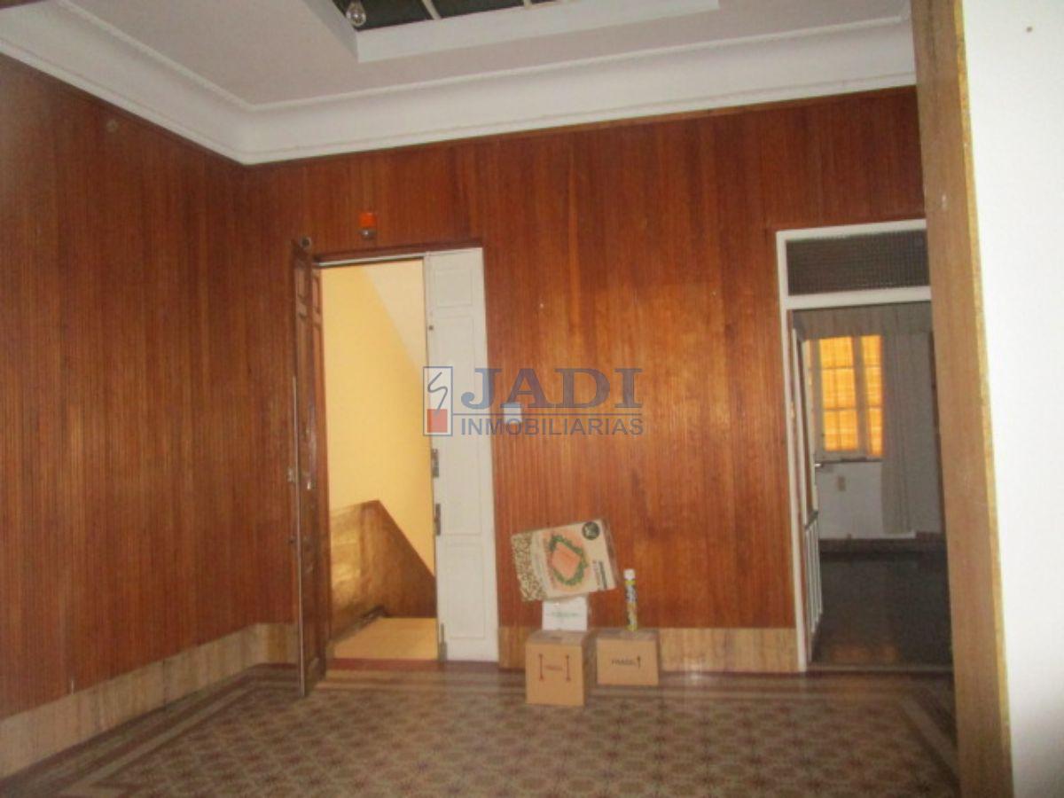 For sale of house in Valdepeñas