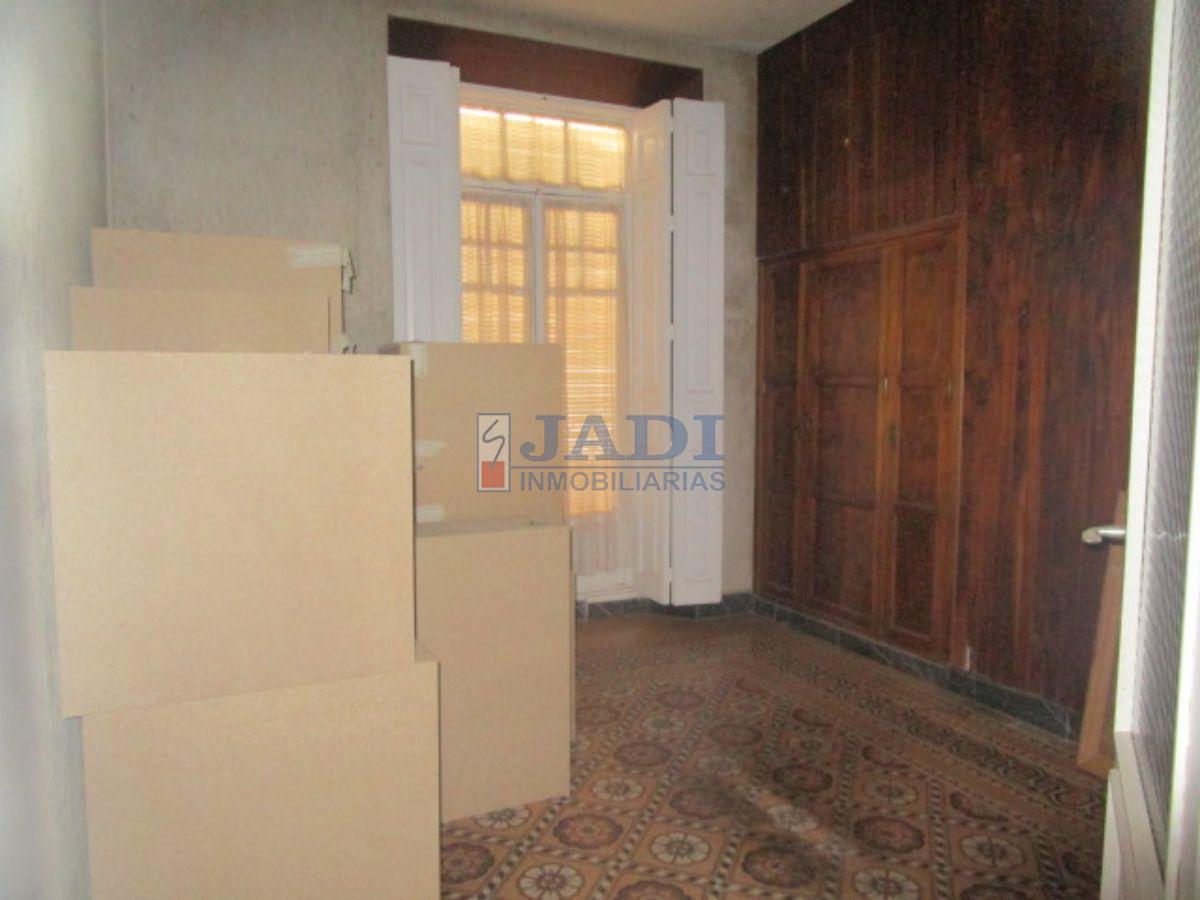 For sale of house in Valdepeñas