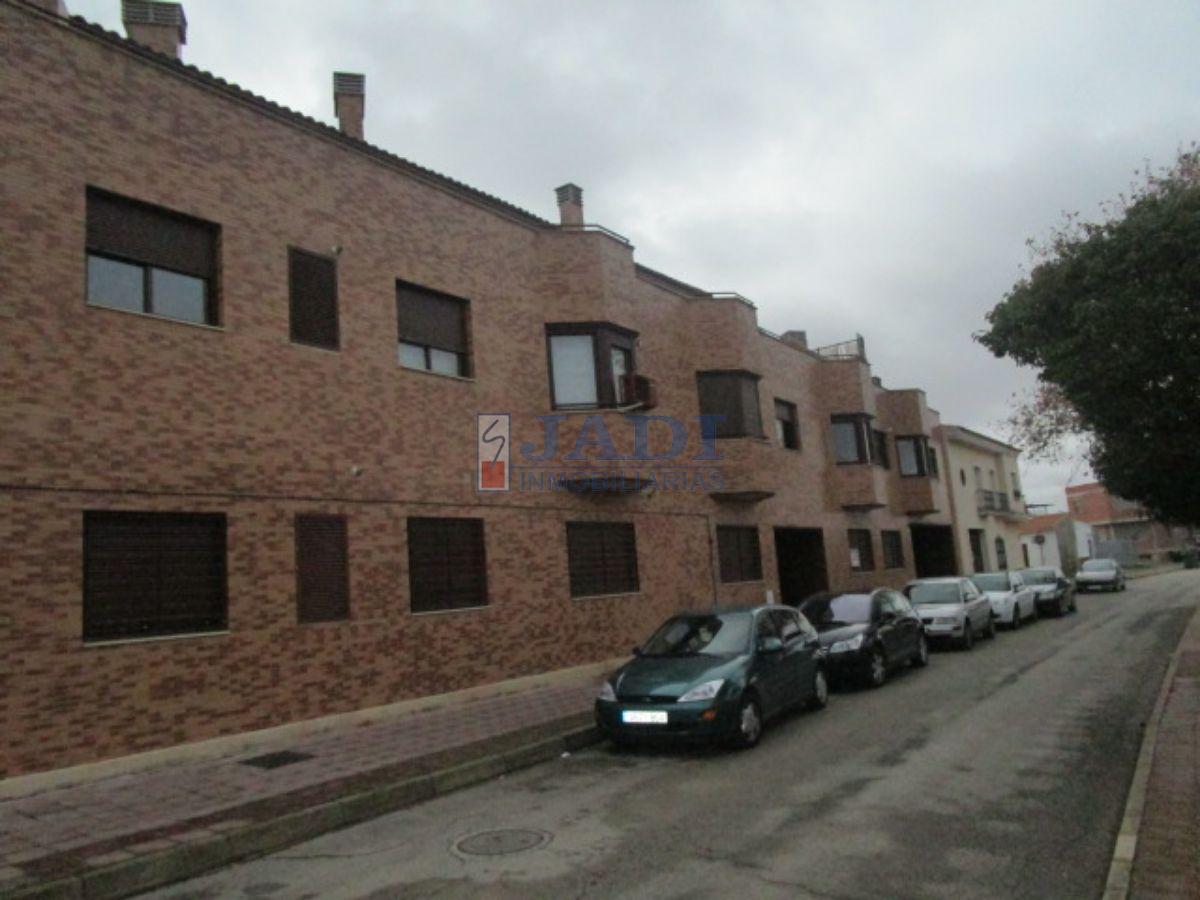 For sale of garage in Valdepeñas