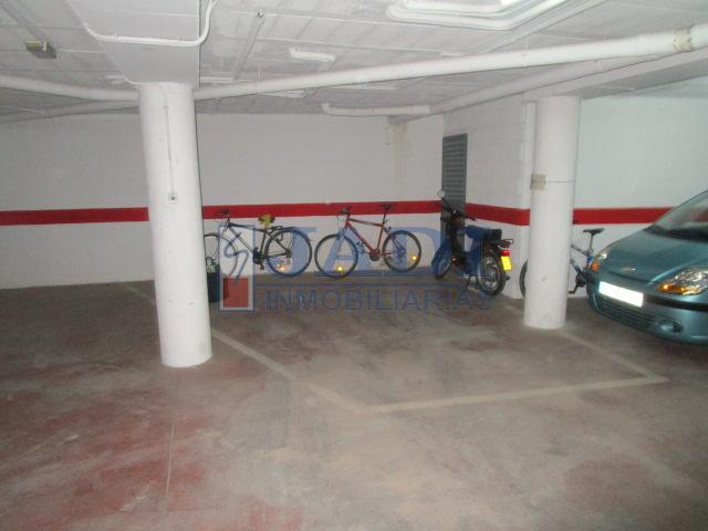 For rent of garage in Valdepeñas