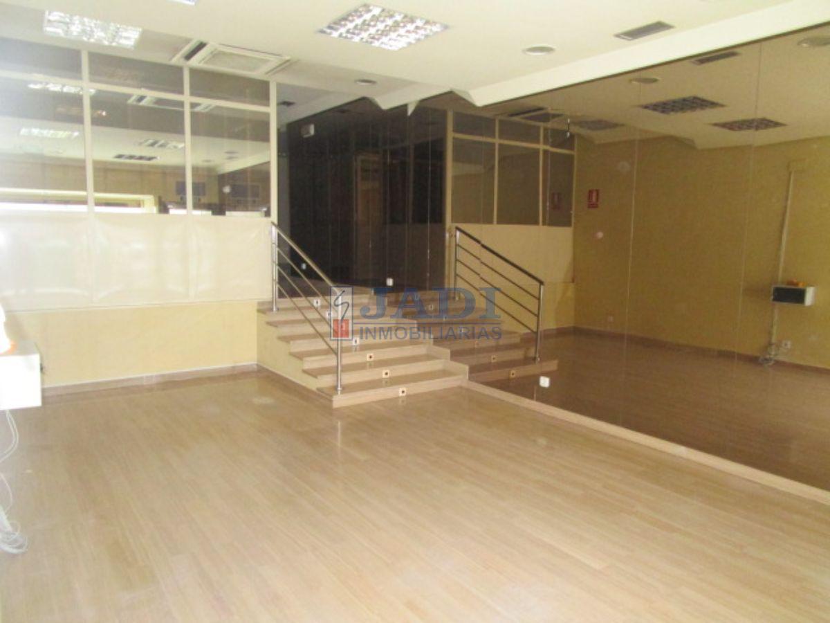 Alquiler de local comercial en Valdepeñas