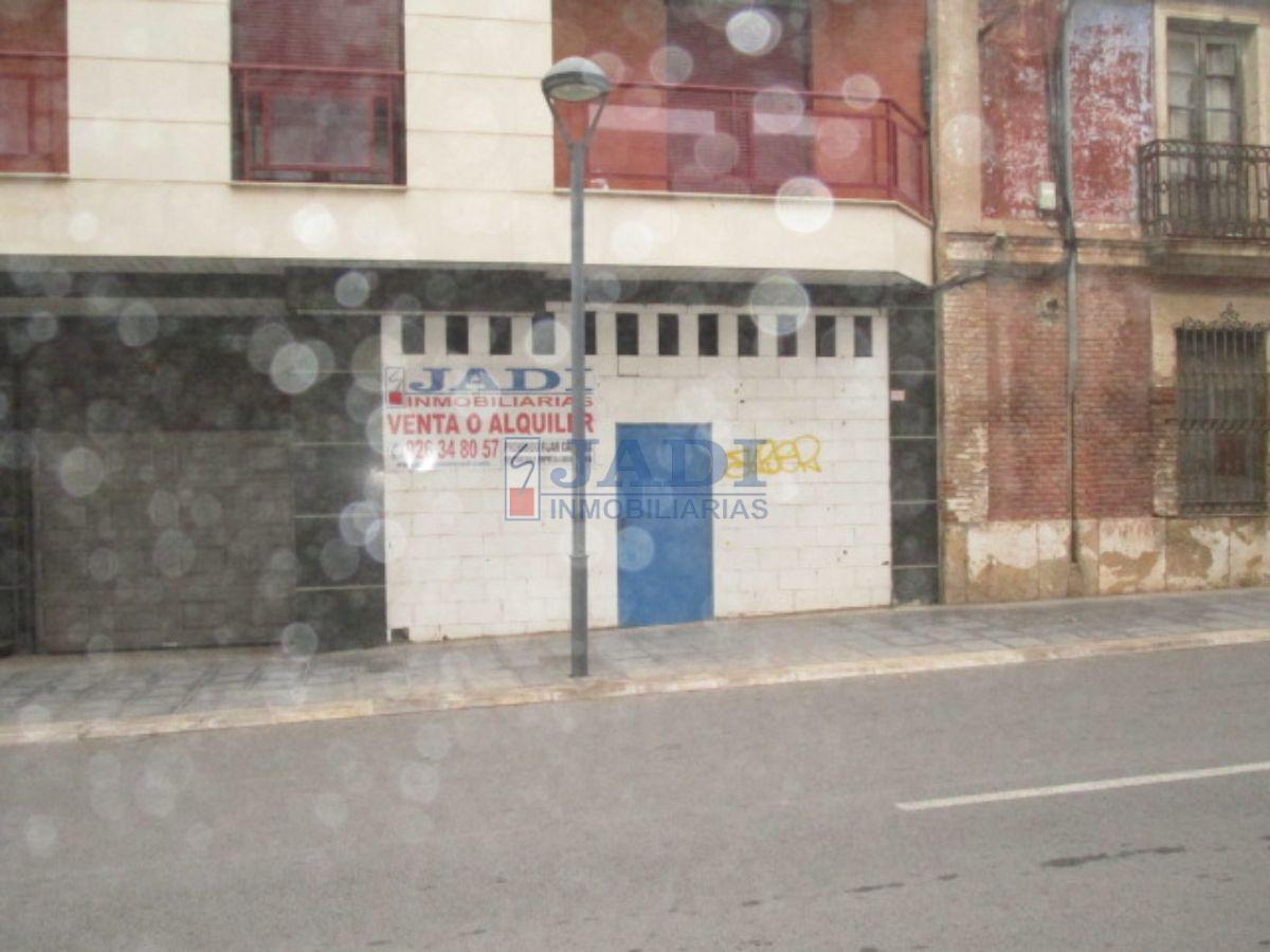 For sale of commercial in Valdepeñas