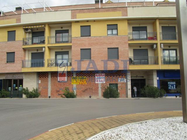 Venta de local comercial en Valdepeñas