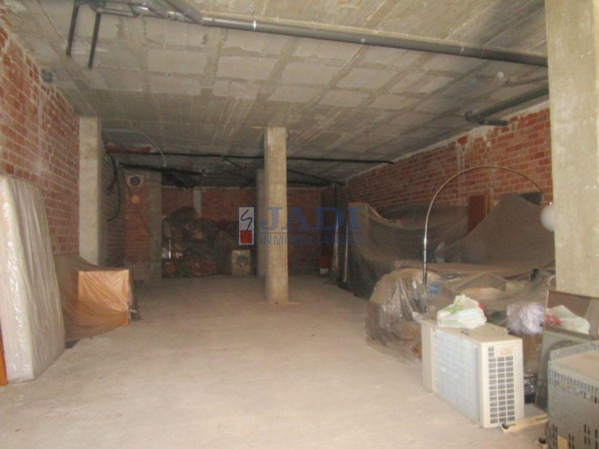 For sale of commercial in Valdepeñas