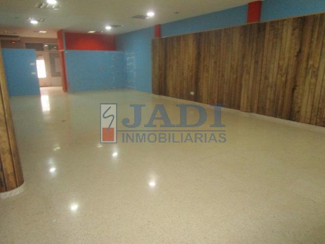 For sale of commercial in Valdepeñas