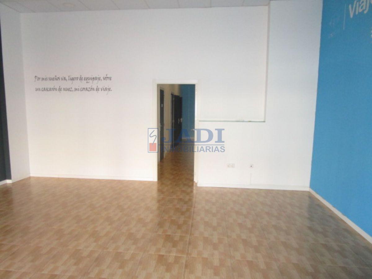 For sale of commercial in Valdepeñas