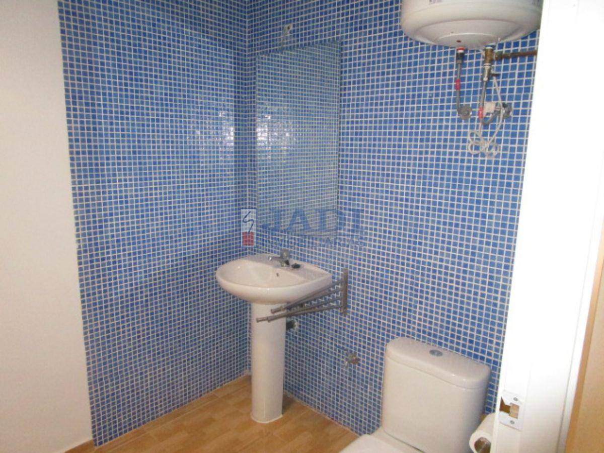 For sale of commercial in Valdepeñas