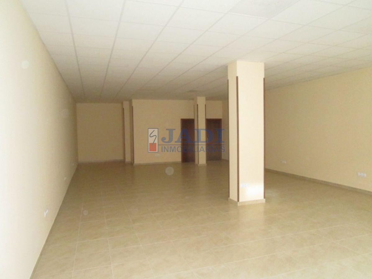 For sale of commercial in Valdepeñas