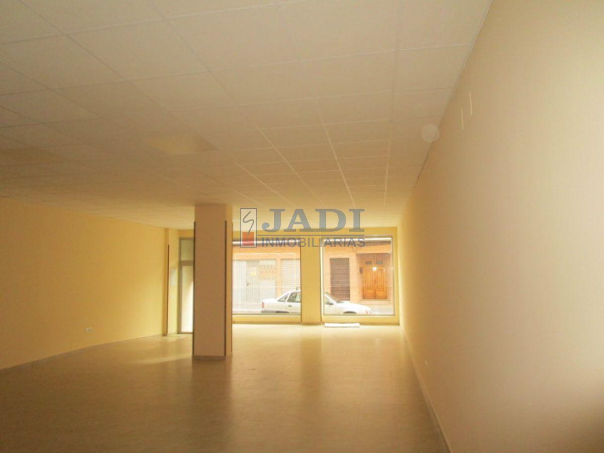 For sale of commercial in Valdepeñas