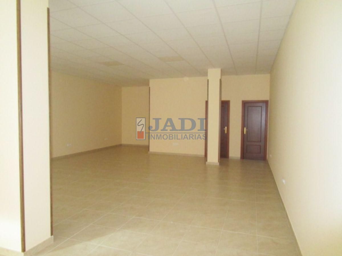 For sale of commercial in Valdepeñas