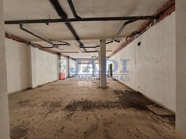 Venta de local en Valdepeñas