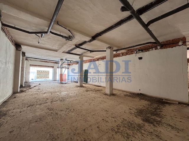 Venta de local en Valdepeñas