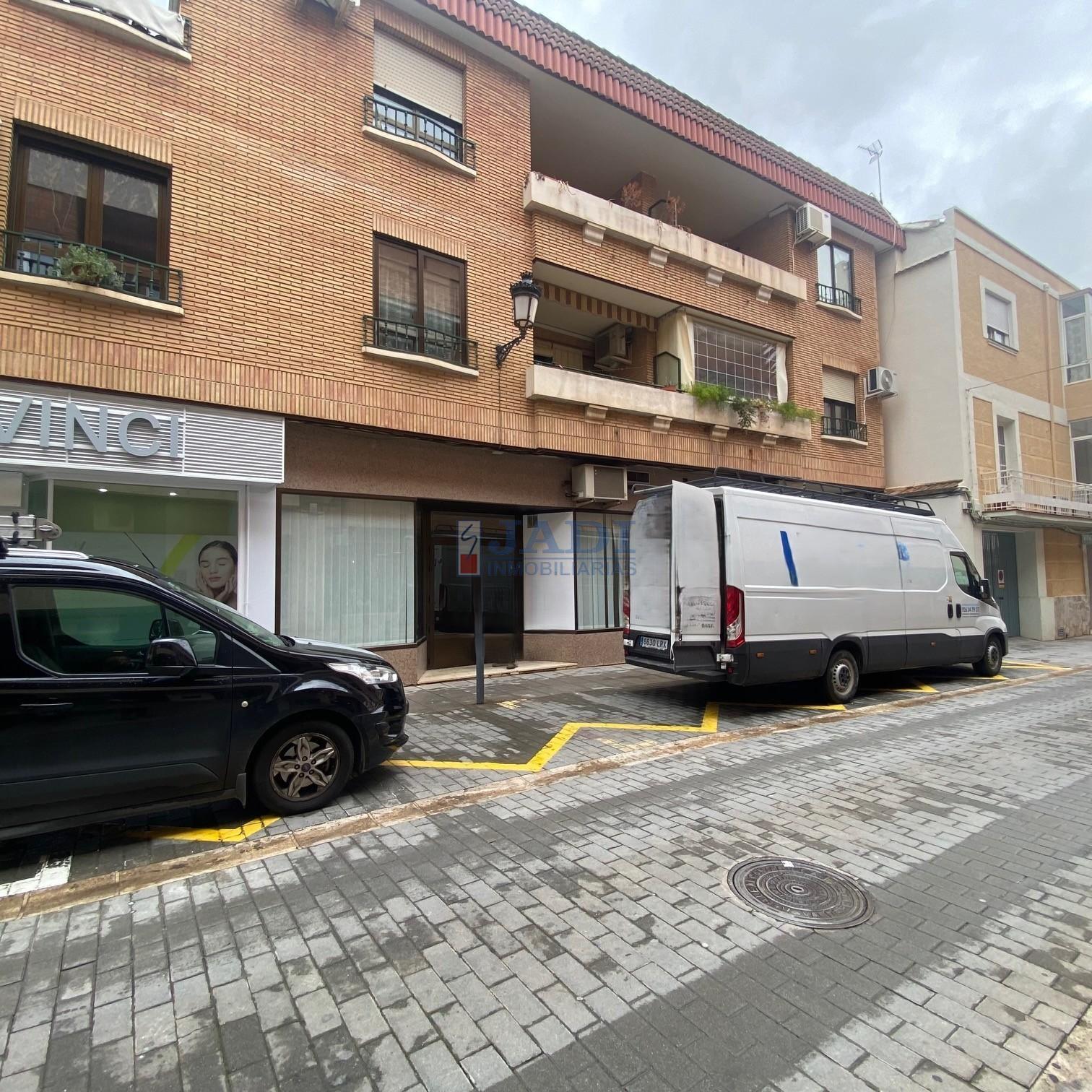 For rent of commercial in Valdepeñas