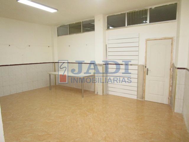 For rent of commercial in Valdepeñas