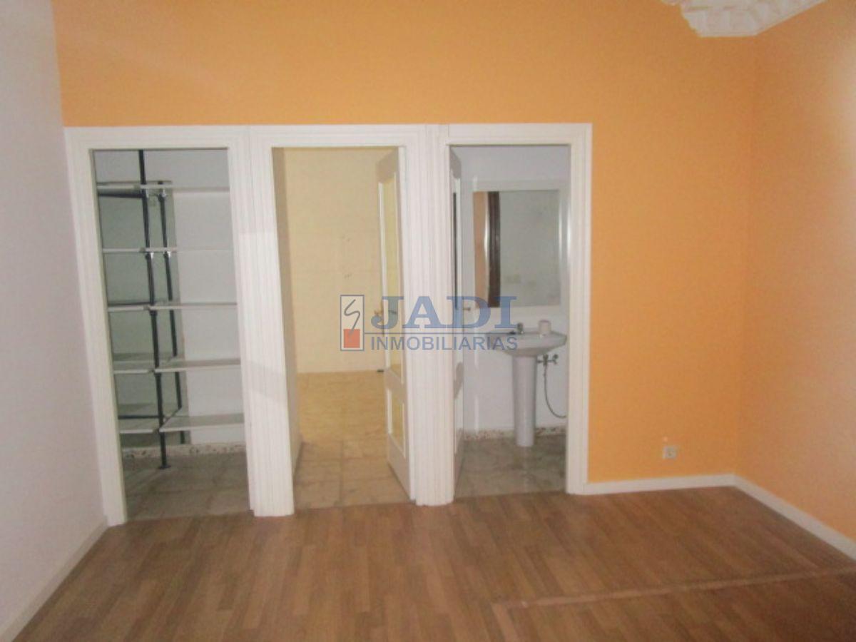 For rent of commercial in Valdepeñas