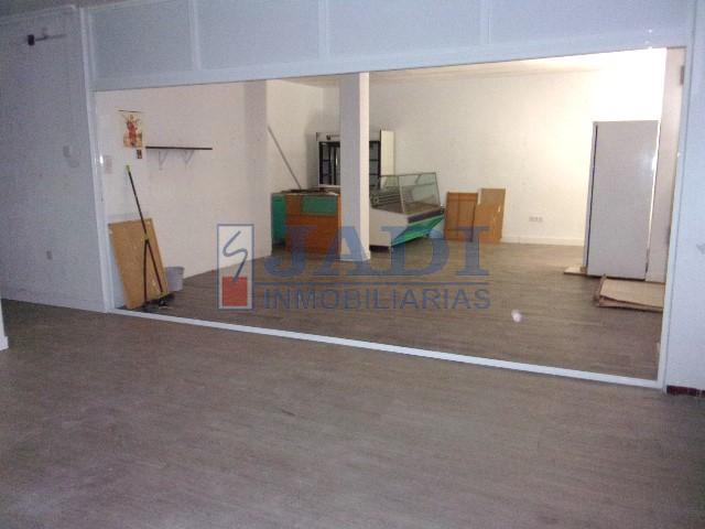 Venta de local en Valdepeñas