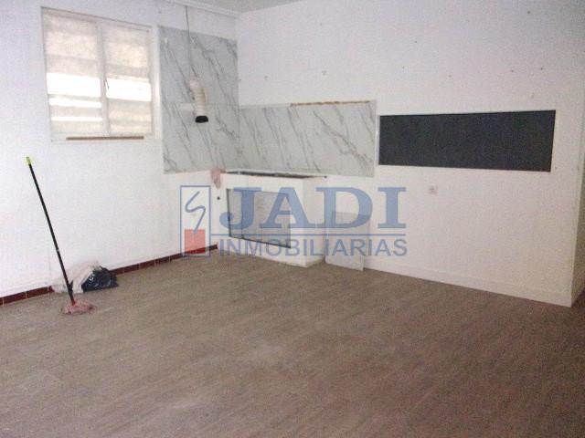 Venta de local en Valdepeñas