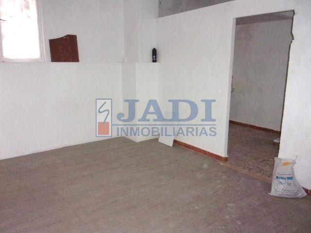 Venta de local en Valdepeñas