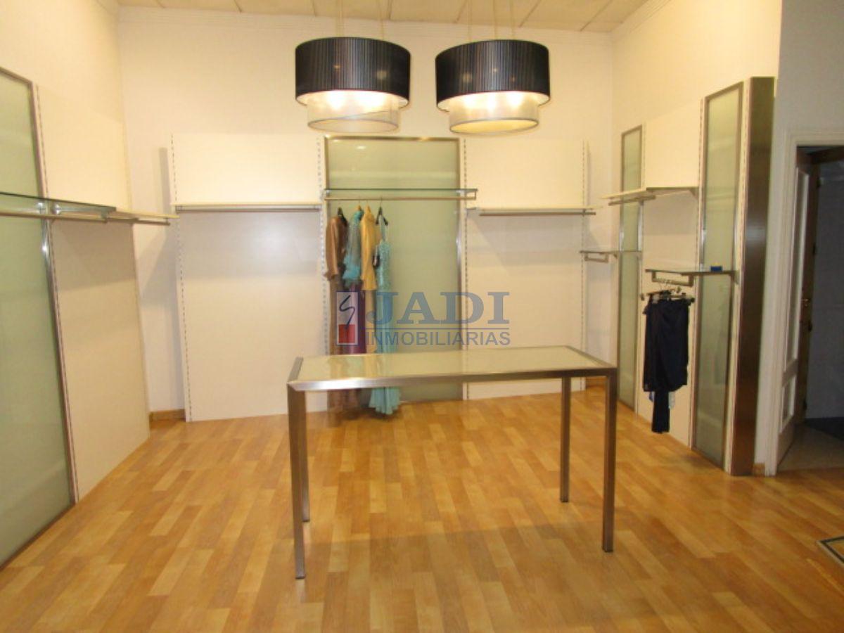 For sale of commercial in Valdepeñas