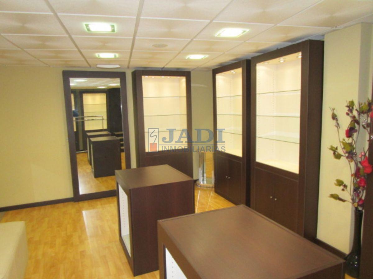 For sale of commercial in Valdepeñas