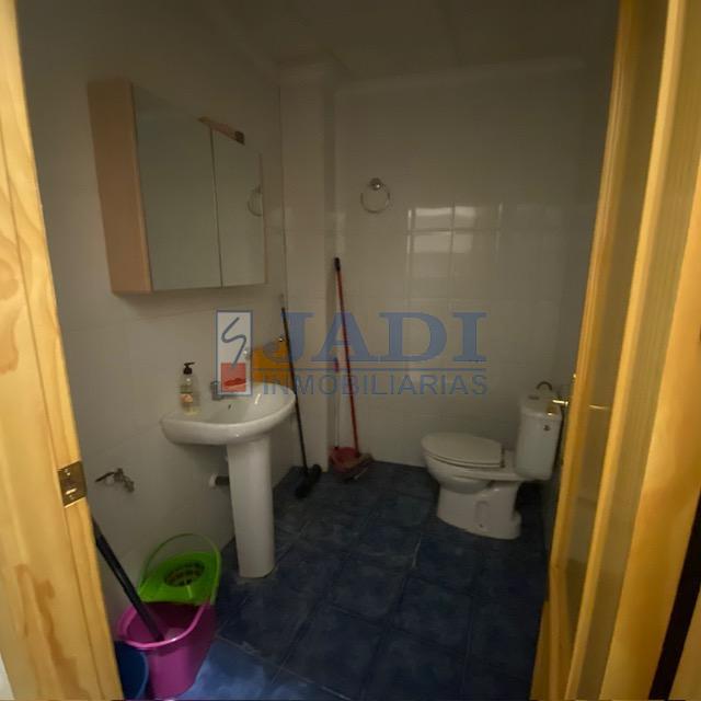For sale of commercial in Valdepeñas