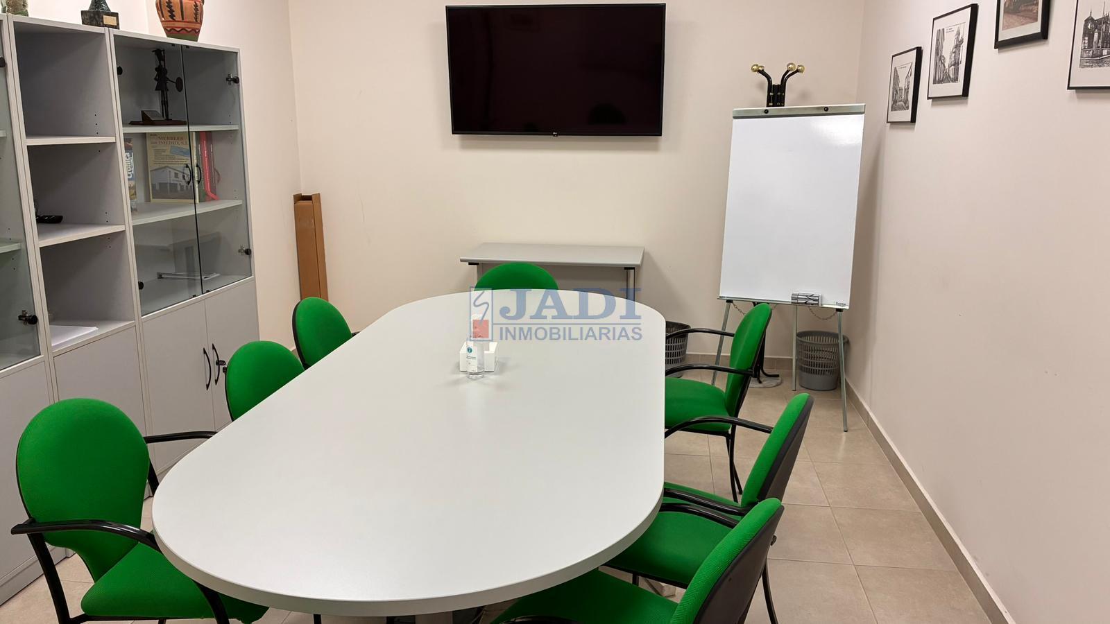 Venta de nave en Valdepeñas