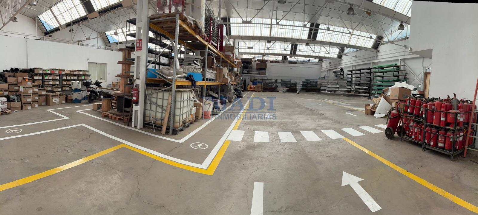 Venta de nave en Valdepeñas