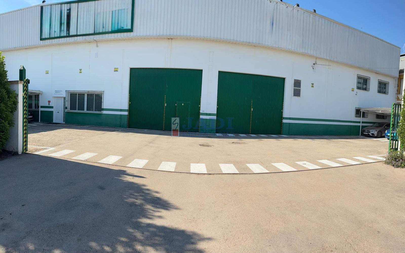 Venta de nave en Valdepeñas