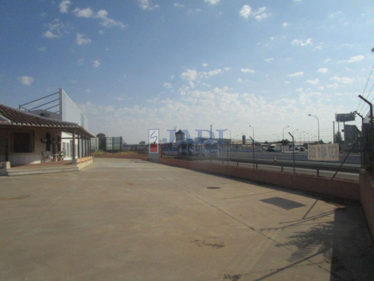 Venta de nave industrial en Valdepeñas