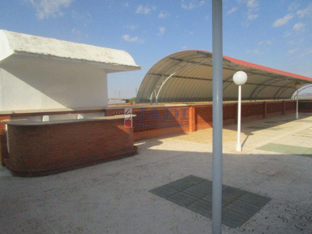 For sale of industrial plant/warehouse in Valdepeñas