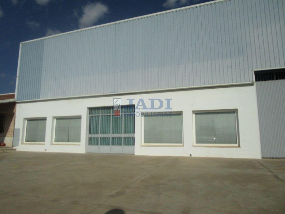 For sale of industrial plant/warehouse in Valdepeñas