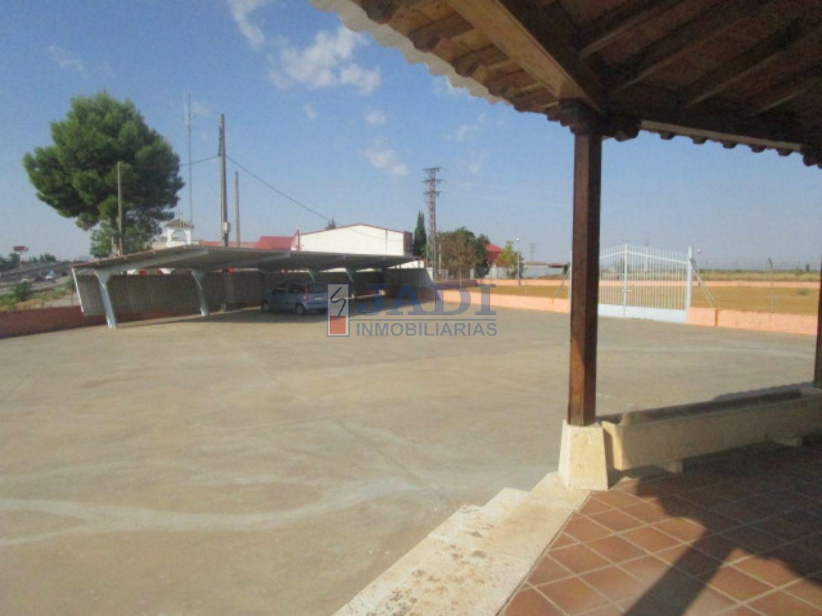 For sale of industrial plant/warehouse in Valdepeñas