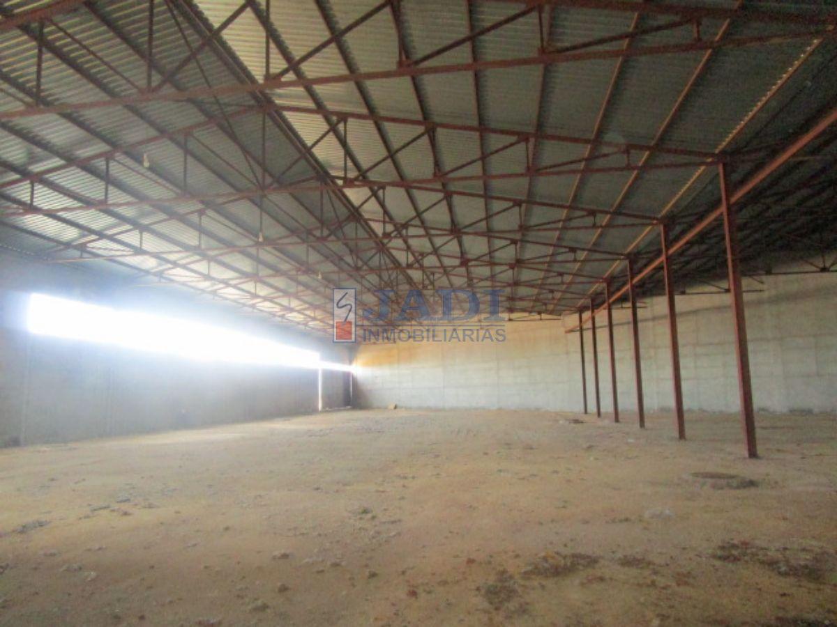 For sale of industrial plant/warehouse in Valdepeñas