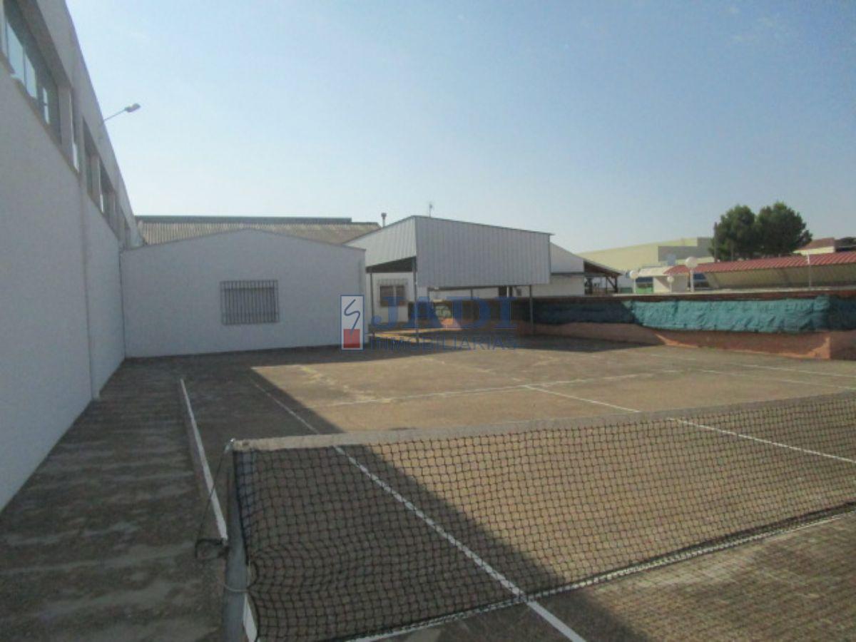 Venta de nave industrial en Valdepeñas