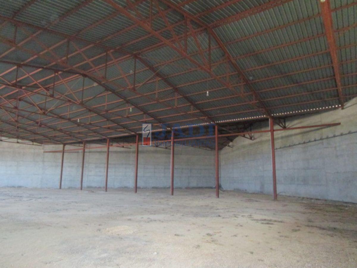 For sale of industrial plant/warehouse in Valdepeñas