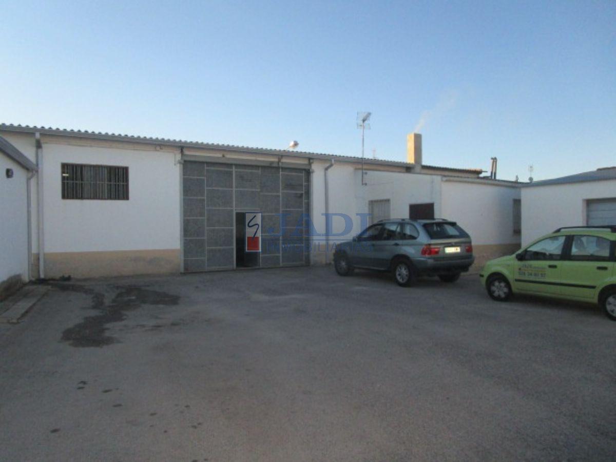 For sale of industrial plant/warehouse in Valdepeñas