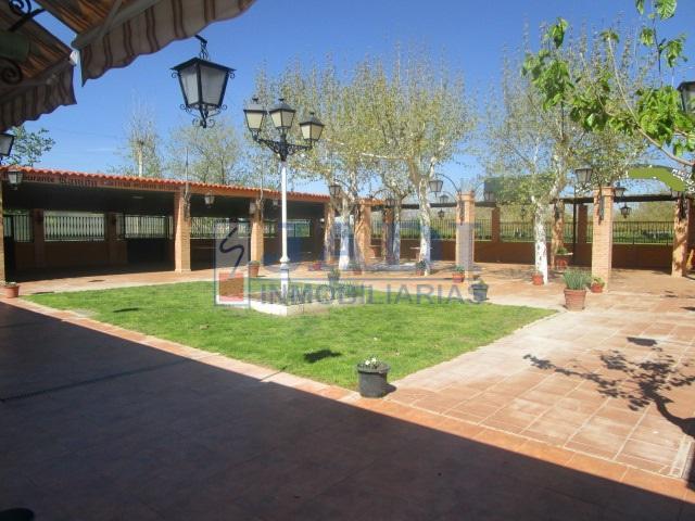 Venta de local comercial en Valdepeñas