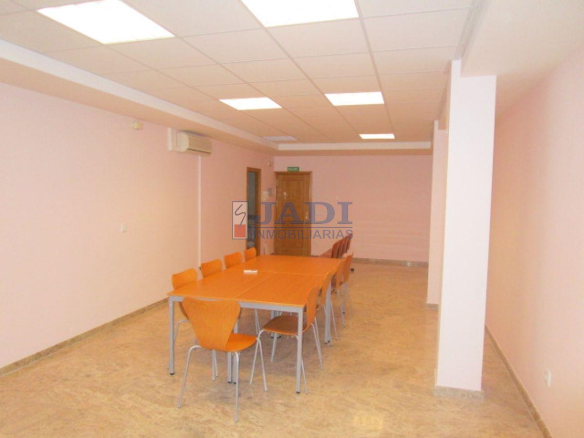 For sale of office in Valdepeñas