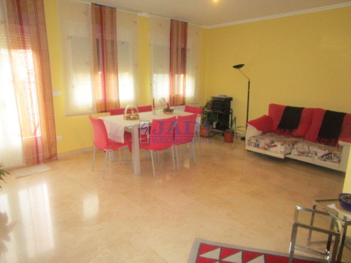 For sale of house in Valdepeñas