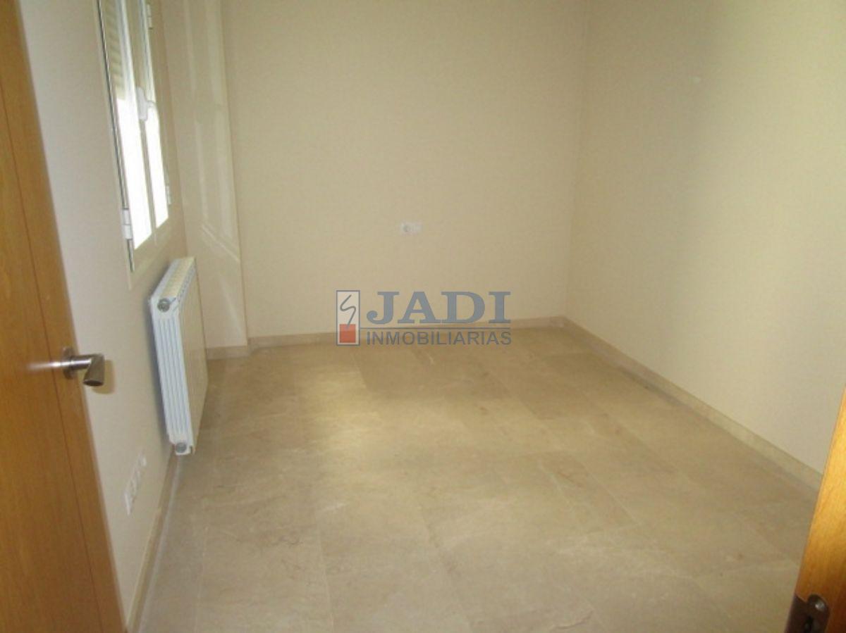 For sale of flat in Valdepeñas