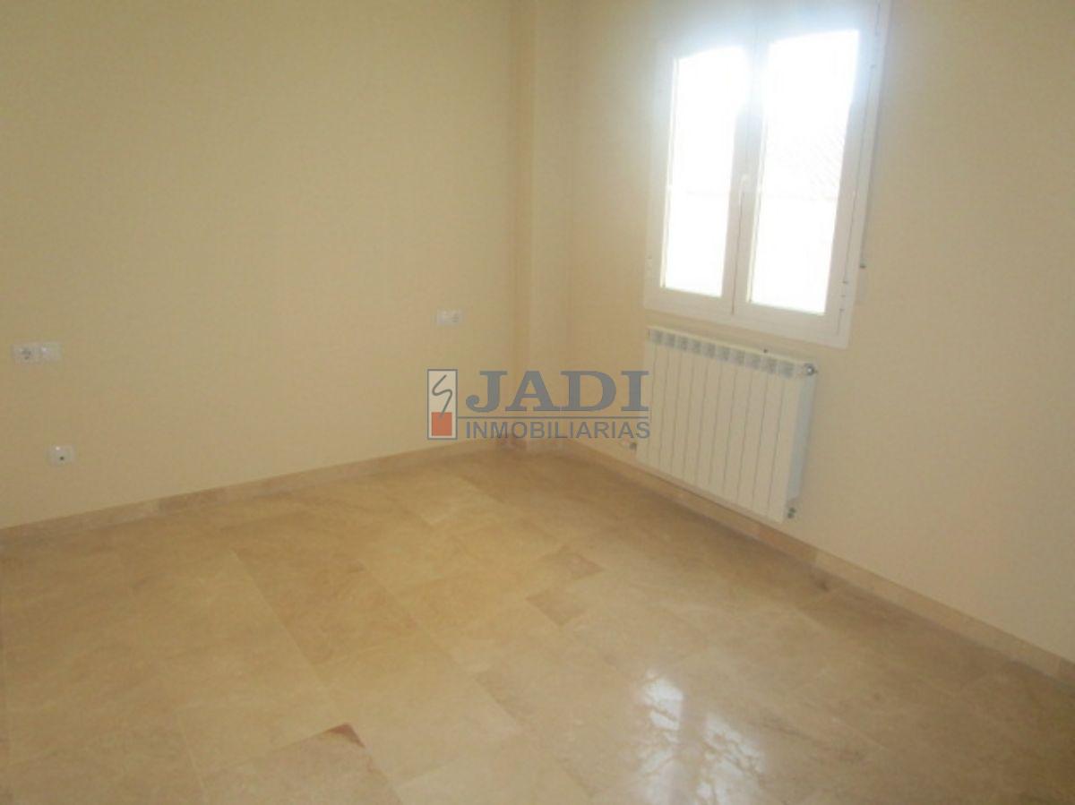 For sale of flat in Valdepeñas