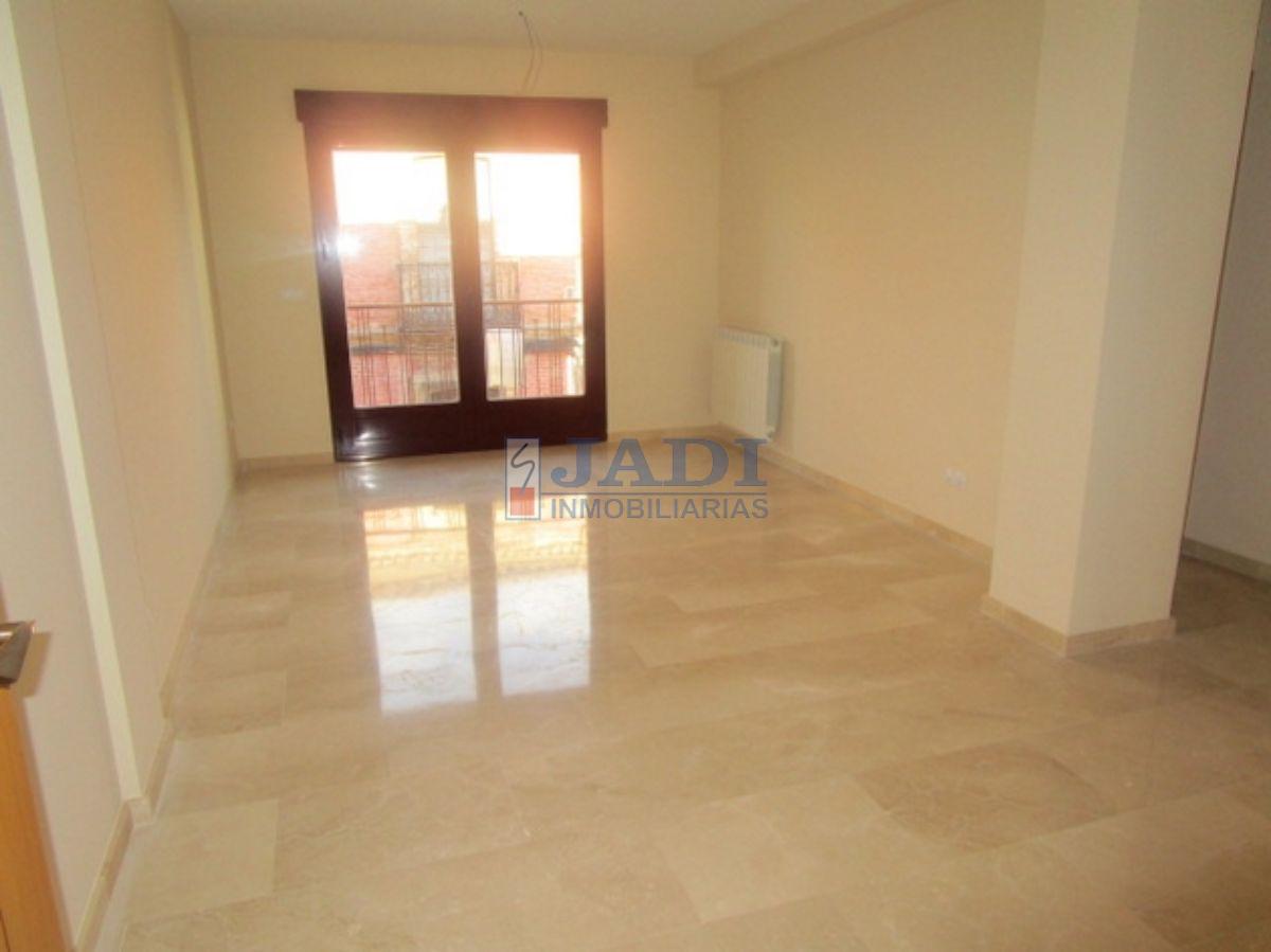 For sale of flat in Valdepeñas