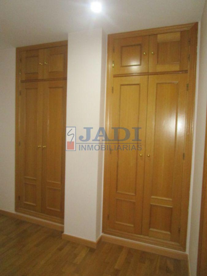 For sale of flat in Valdepeñas