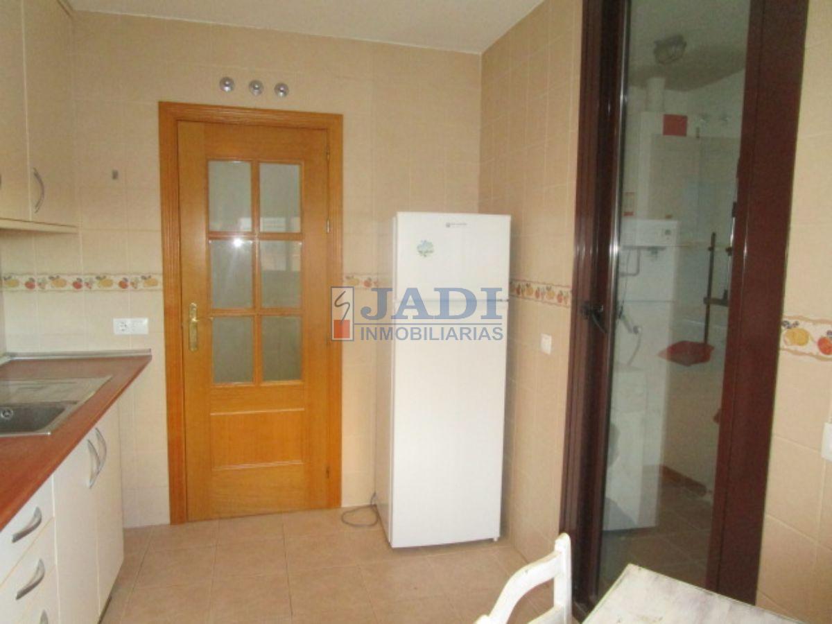 For sale of flat in Valdepeñas