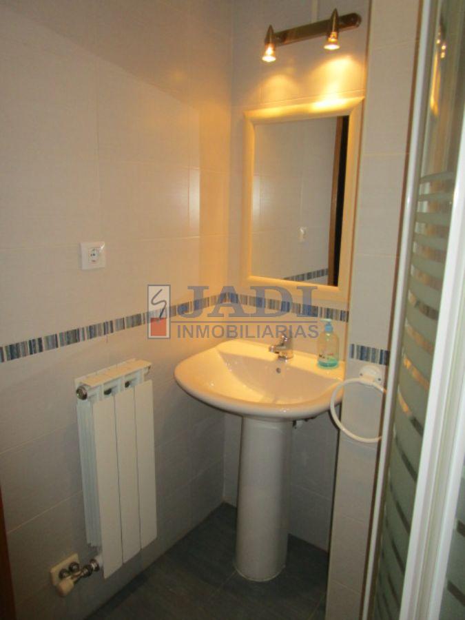 For sale of flat in Valdepeñas