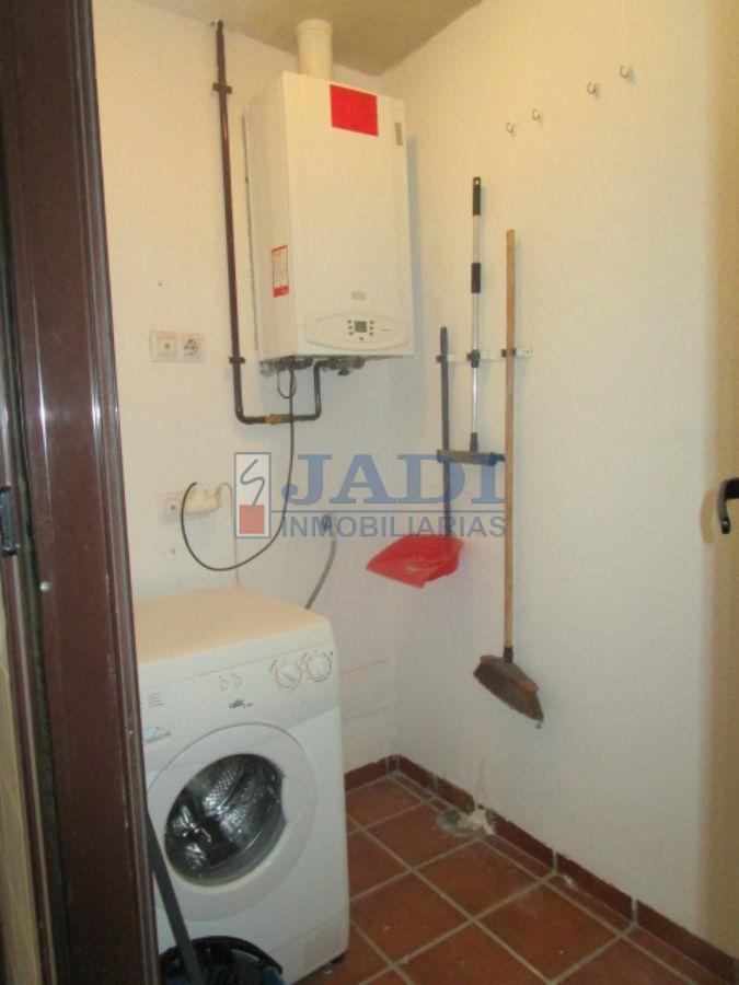 For sale of flat in Valdepeñas
