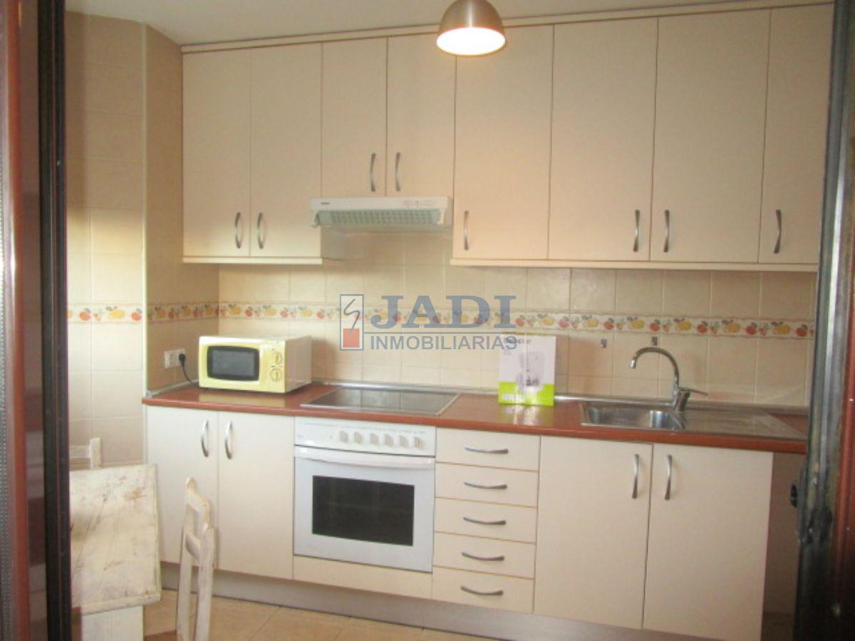 For sale of flat in Valdepeñas