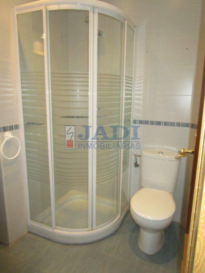 For sale of flat in Valdepeñas