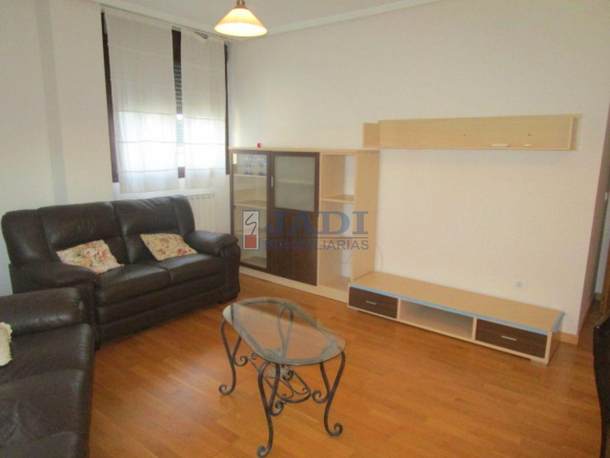 For sale of flat in Valdepeñas