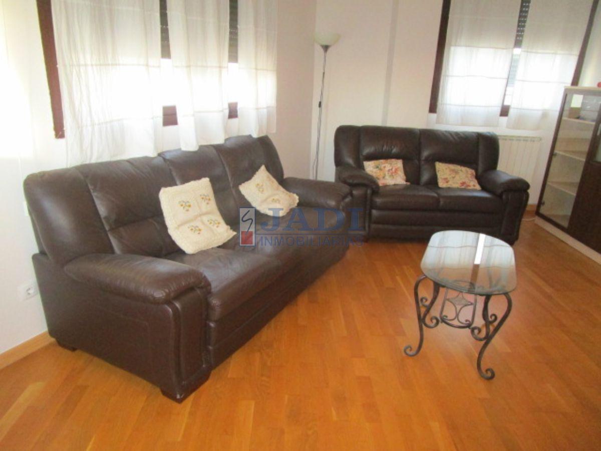 For sale of flat in Valdepeñas
